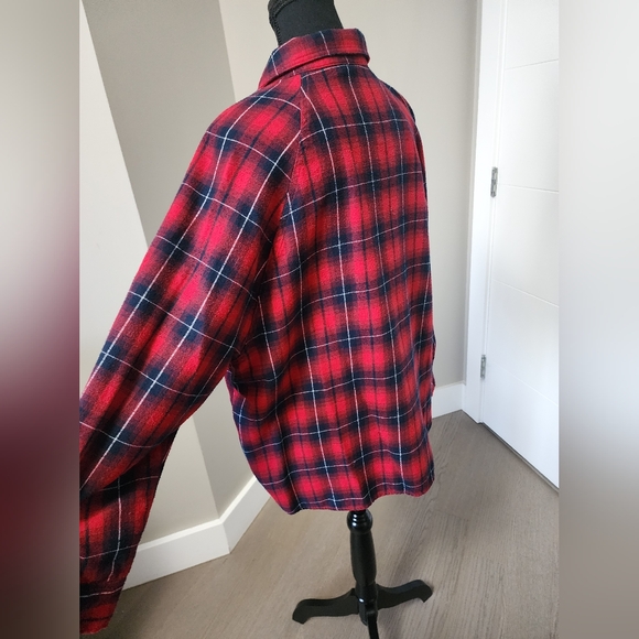 H&M oversize red plaid flannel button down shirt - Picture 3 of 6